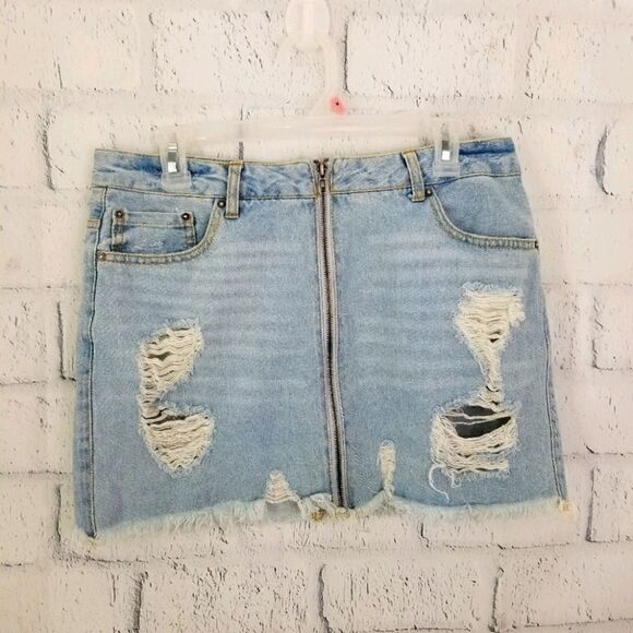 Forever 21 Distressed Denim Mini Skirt. Size 30. - Picture 1 of 5